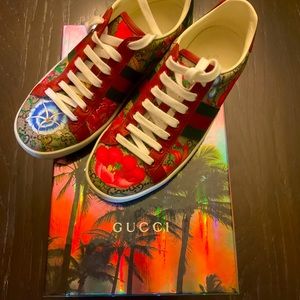 Authentic GG Bloom Gucci Sneakers. Limited Edition. Size 6. Gently used.